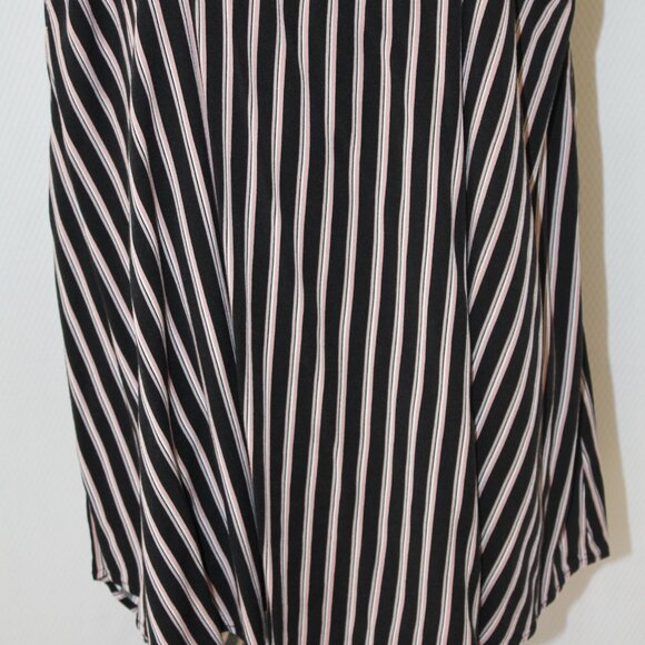 SALE Torrid Tank Multi Striped Stretch Challis Pullover Sleeveless 4, 4X, 26 EUC - Picture 3 of 11